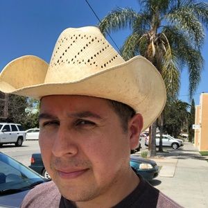 Meet your Posher, Luis